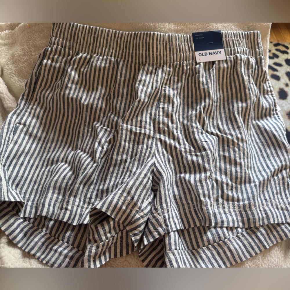 NWT HIGH RISE striped casual Old Navy shorts